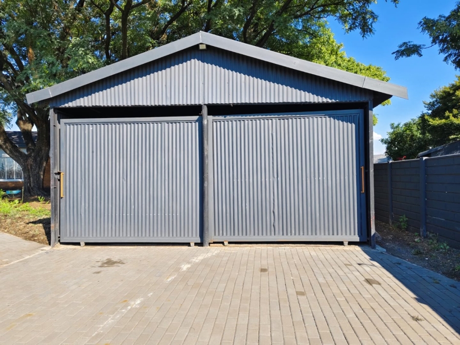 To Let 4 Bedroom Property for Rent in Hartbeesfontein North West